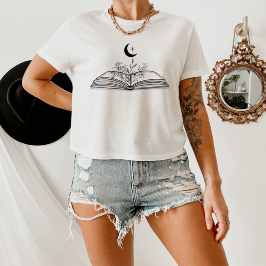 Book Magic Cropped Tee